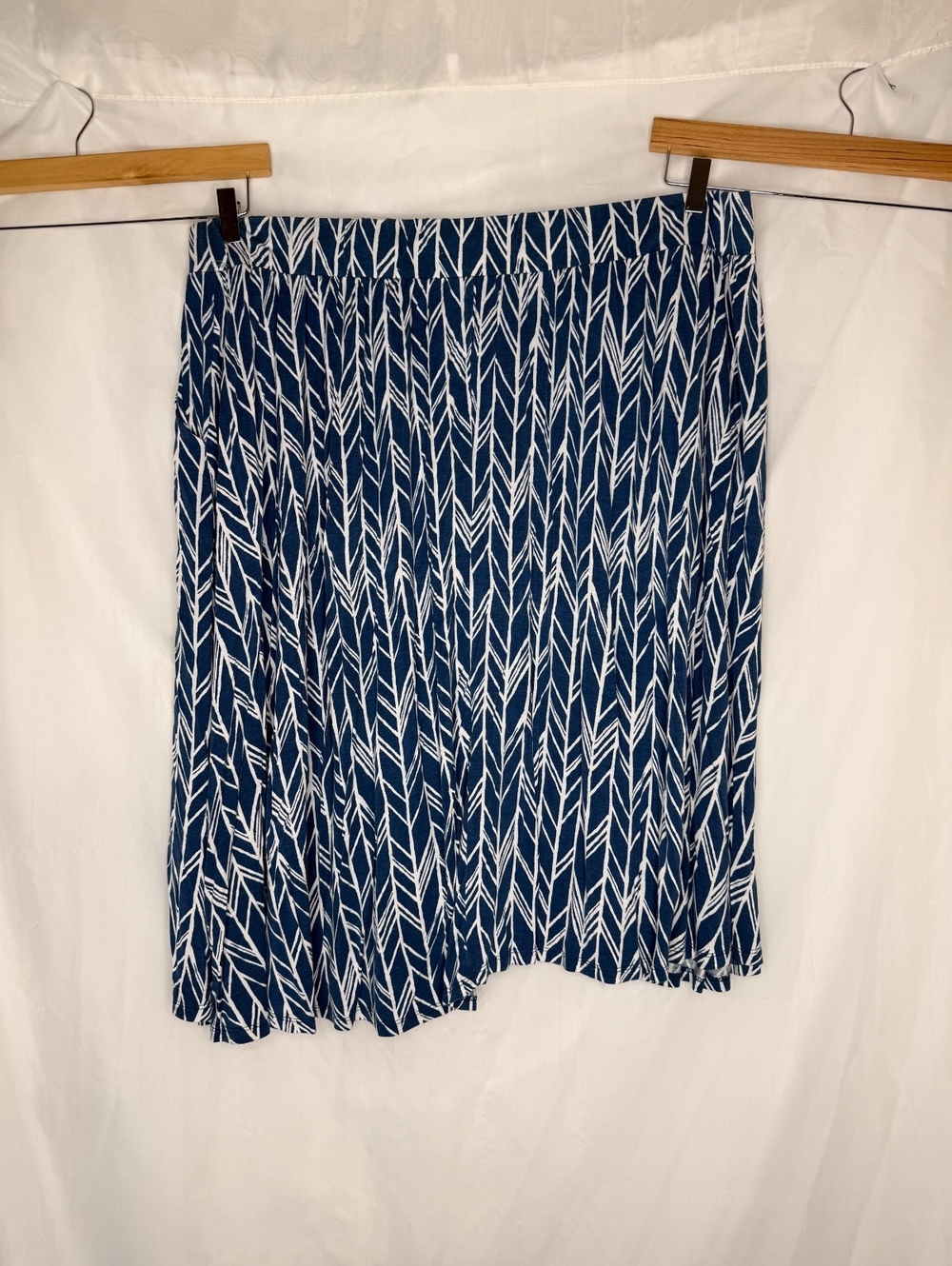 Torrid Teal Jersey Rayon Geometric Print Button Front Midi Skirt - Picture 4 of 7